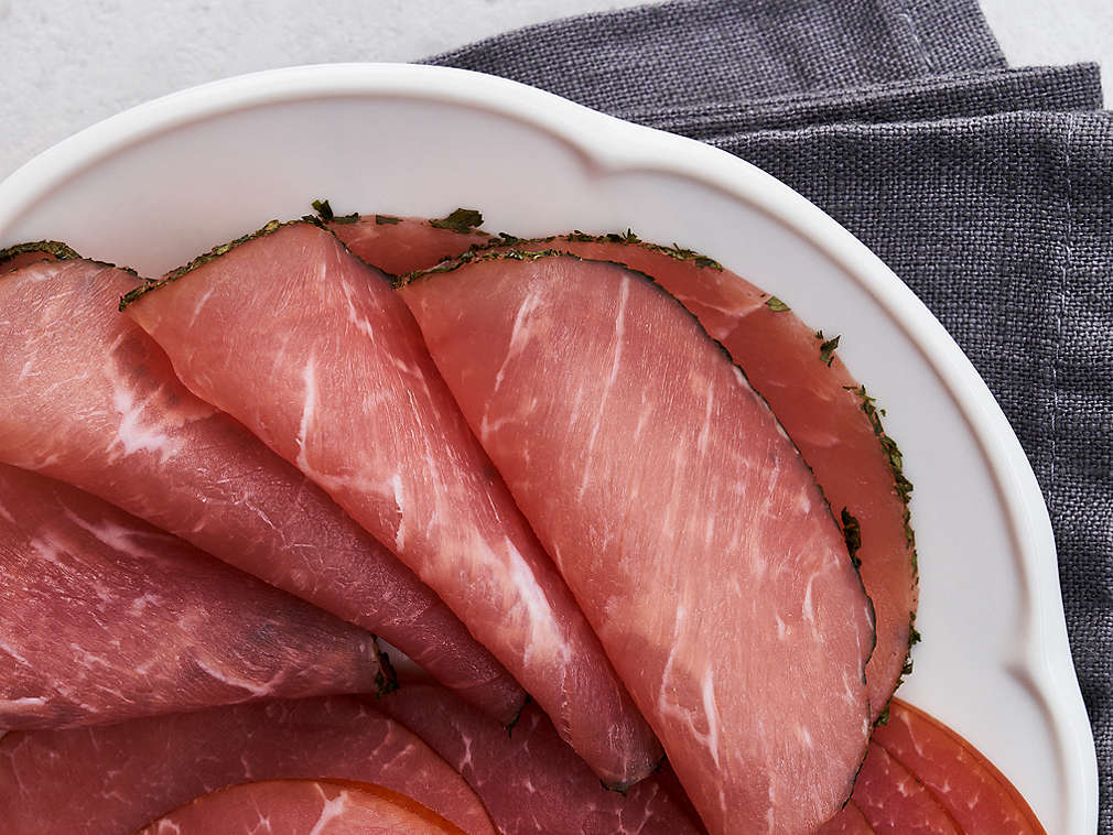 Svježa šunka od lososa u detaljnom prikazu
