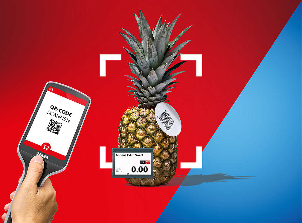 Eine Ananas wird mit einem Handscanner eingescannt