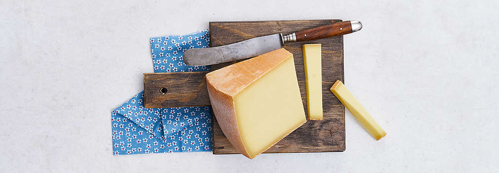 Imagine cu brânză Appenzeller proaspătă