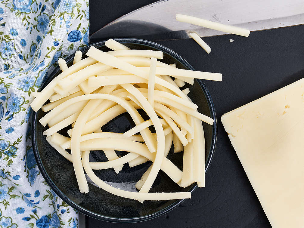 Brânză Edamer proaspătă în detaliu