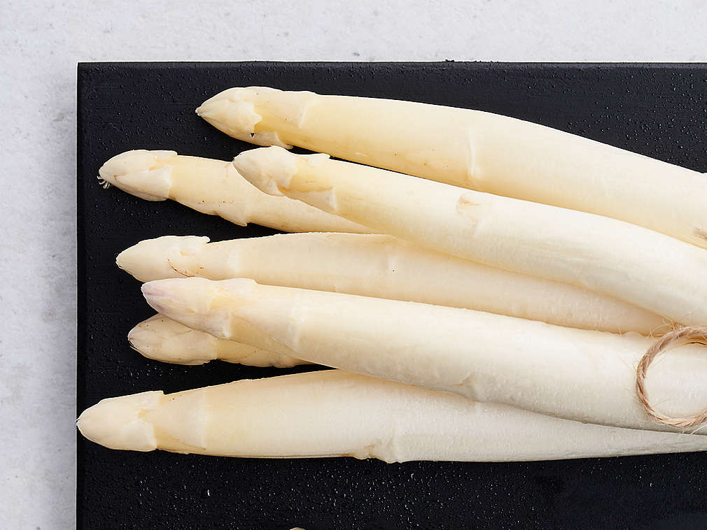 Sparanghel proaspăt în detaliu