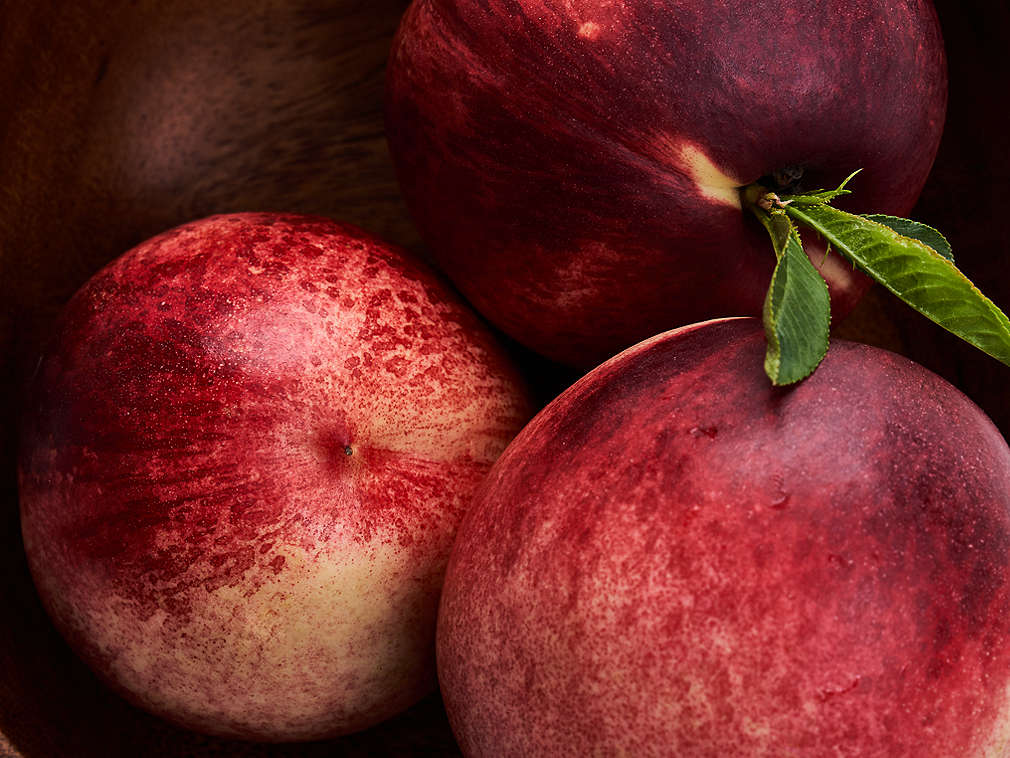 Świeże nektarynki w widoku szczegółowym