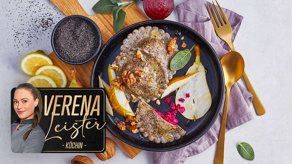 Mohnravioli mit Rote-Bete-Füllung und Walnussbutter