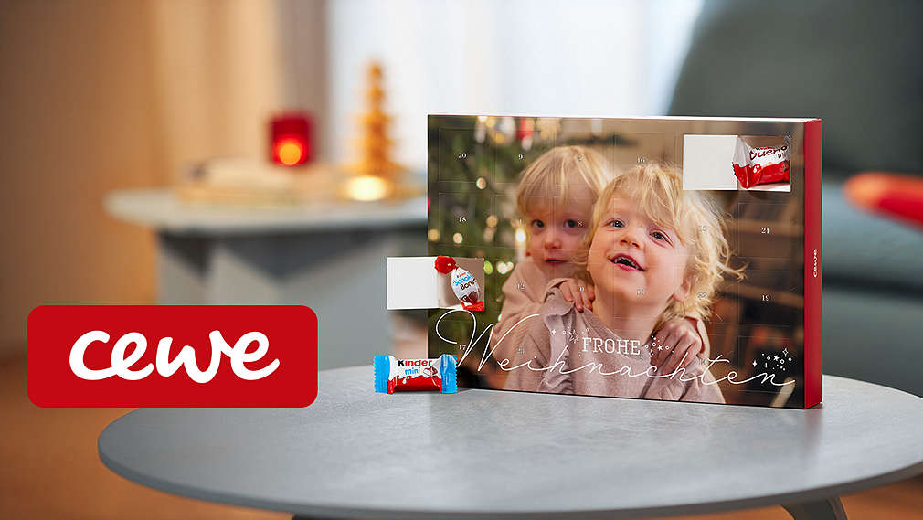 Logo: cewe; Abbildung: Personalisierter Adventskalender von cewe