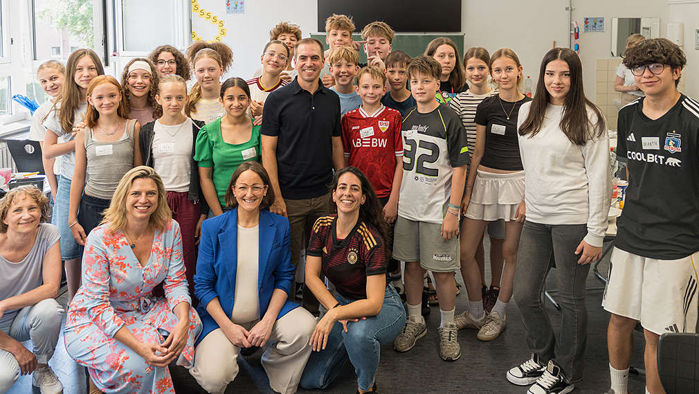 Gruppenfoto mit Philipp Lahm bei Event der Teller Champions in Stuttgart