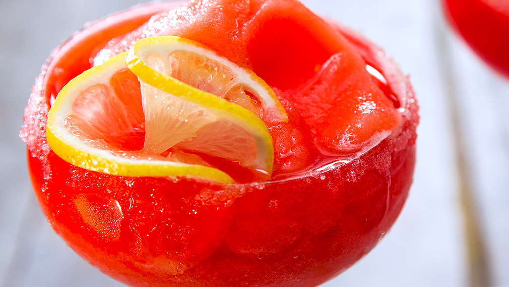 Изображение на чаша с коктейл фрозе