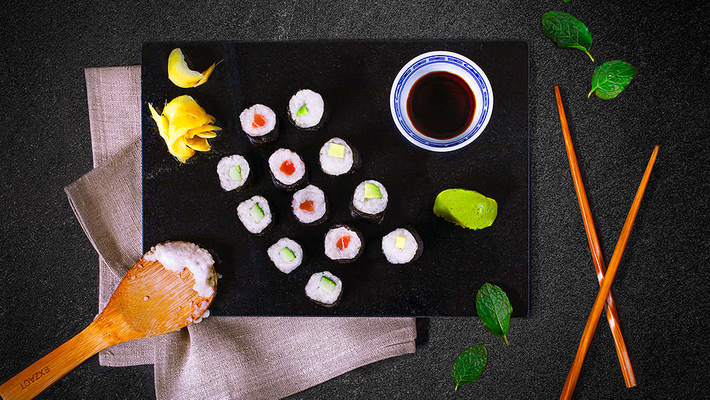 Изображение на различни видове маки суши