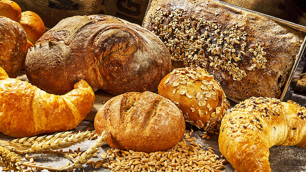 Различни тестени изделия от нашата пекарна