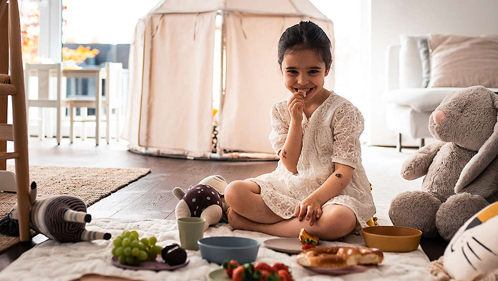 Familie beim Picknick