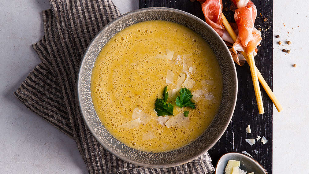 Abbildung des Rezepts: Parmesam-Schaumsüppchen