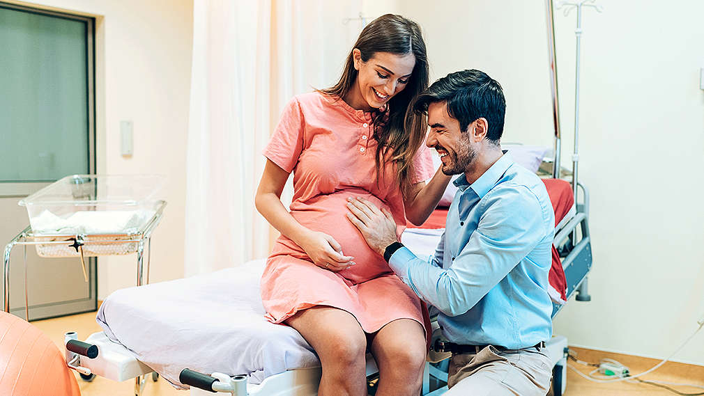 Werdende Eltern im Kreißsaal