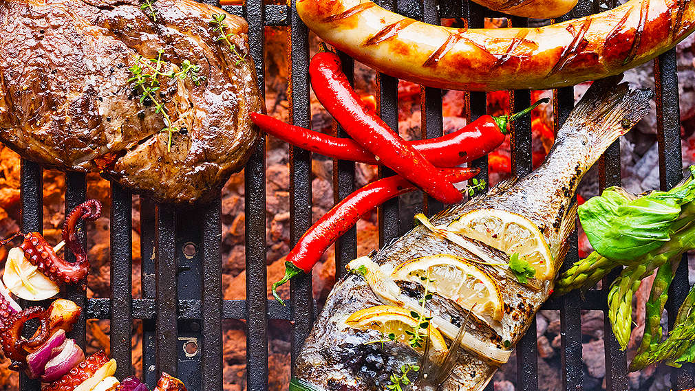 Mäso a zelenina na grile