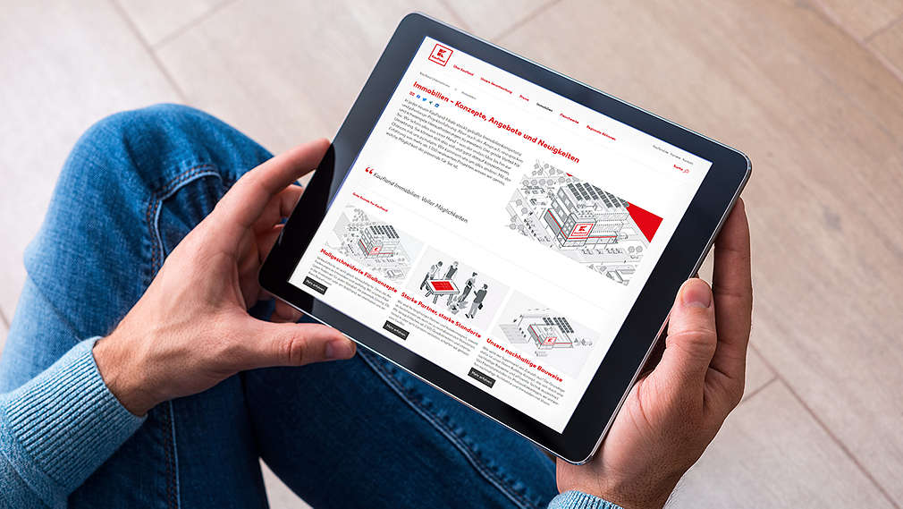 Tablet mit neuer Immobilien-Seite