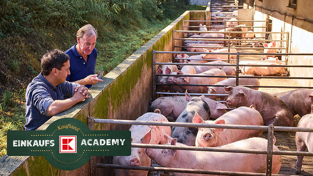 Moderator Ralf Schmitt und Tierwohlexperte Dr. Clemens Dirscherl 
