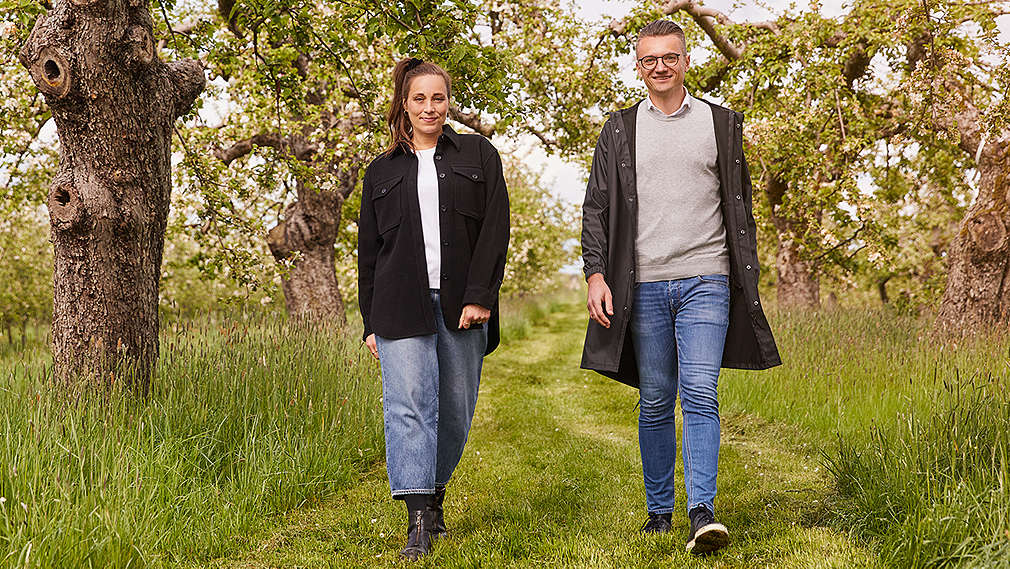 Anna Schunck und Jürgen Schartschinsky auf dem Bio Obsthof Münch im Alten Land 