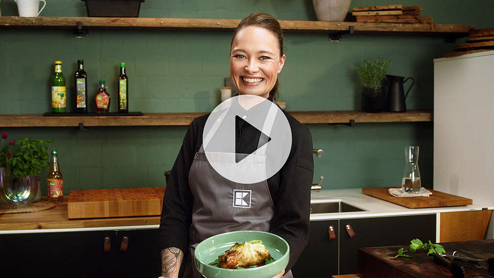 Kochexpertin Verena Leister bereitet leckeres Comfort Food zu