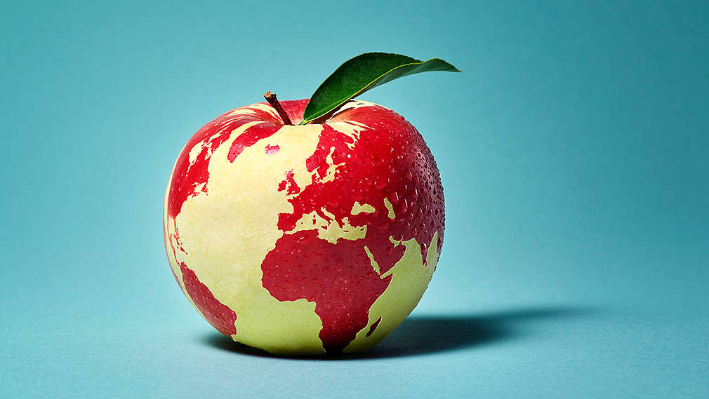 Jablko so šupou v tvare mapy sveta