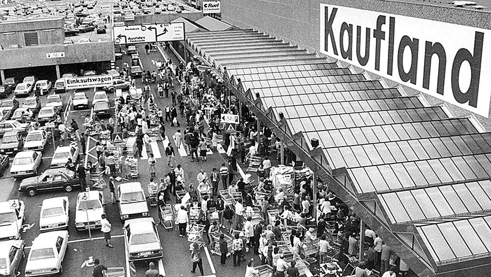 Historická fotografia predajne Kaufland