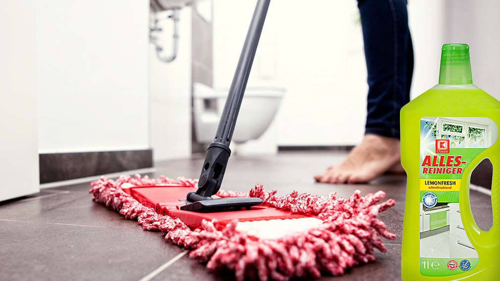  Mop v kúpeľni a K-Classic čistiaci prostriedok