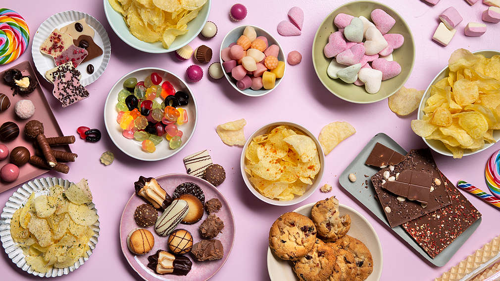  Verschiedene Süßwaren und Snacks