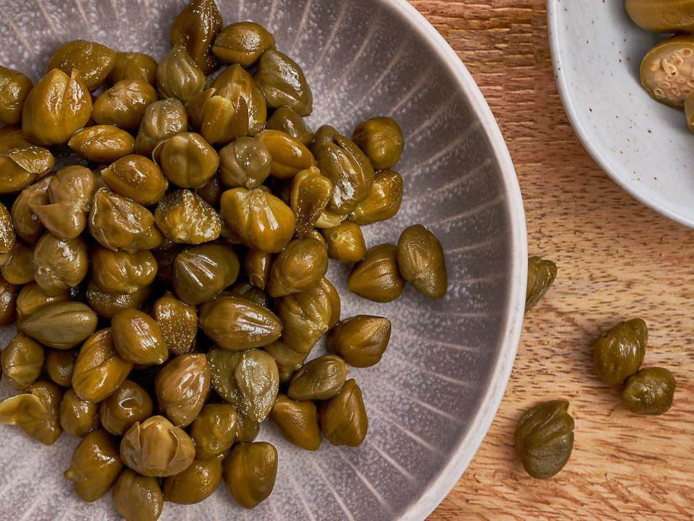 Свежие каперсы, подробный вид