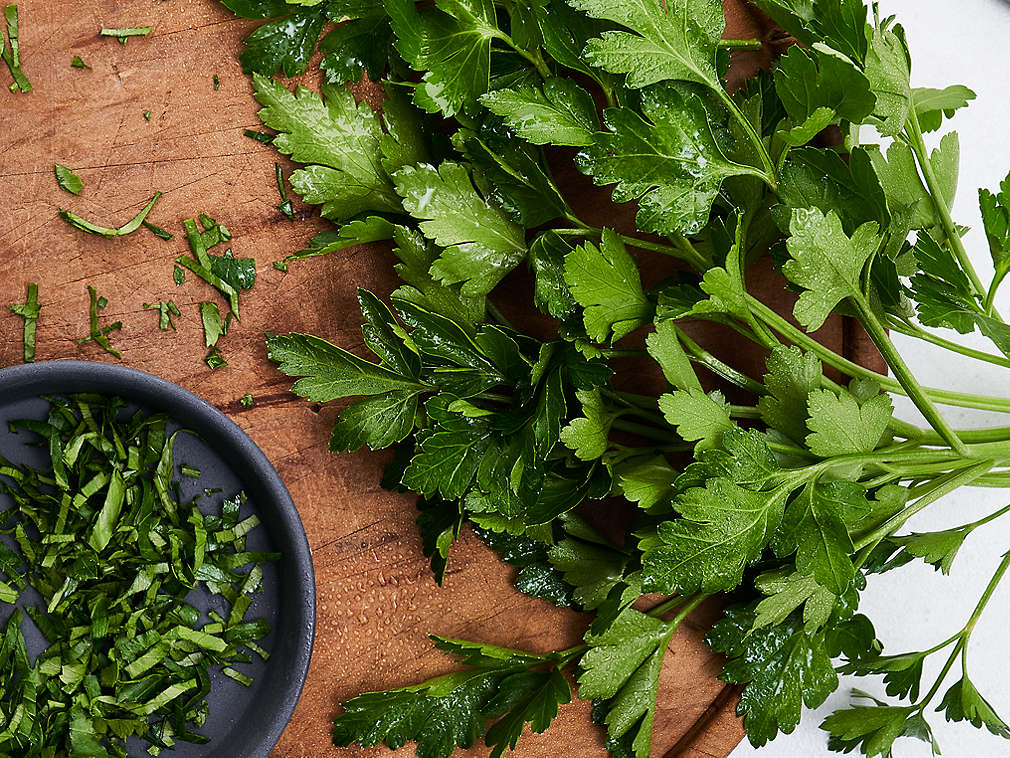 Свежая петрушка, подробный вид