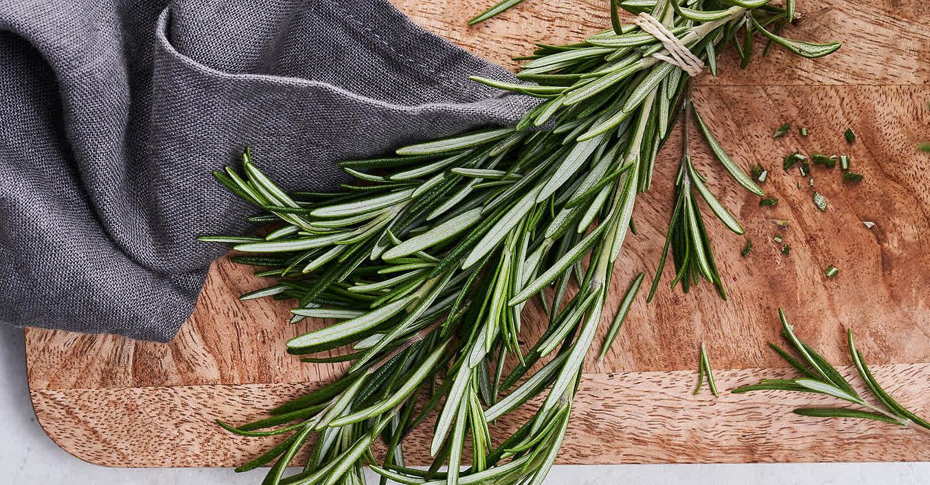 Rozmarinul planta clasică de pe raftul de condimente Kaufland