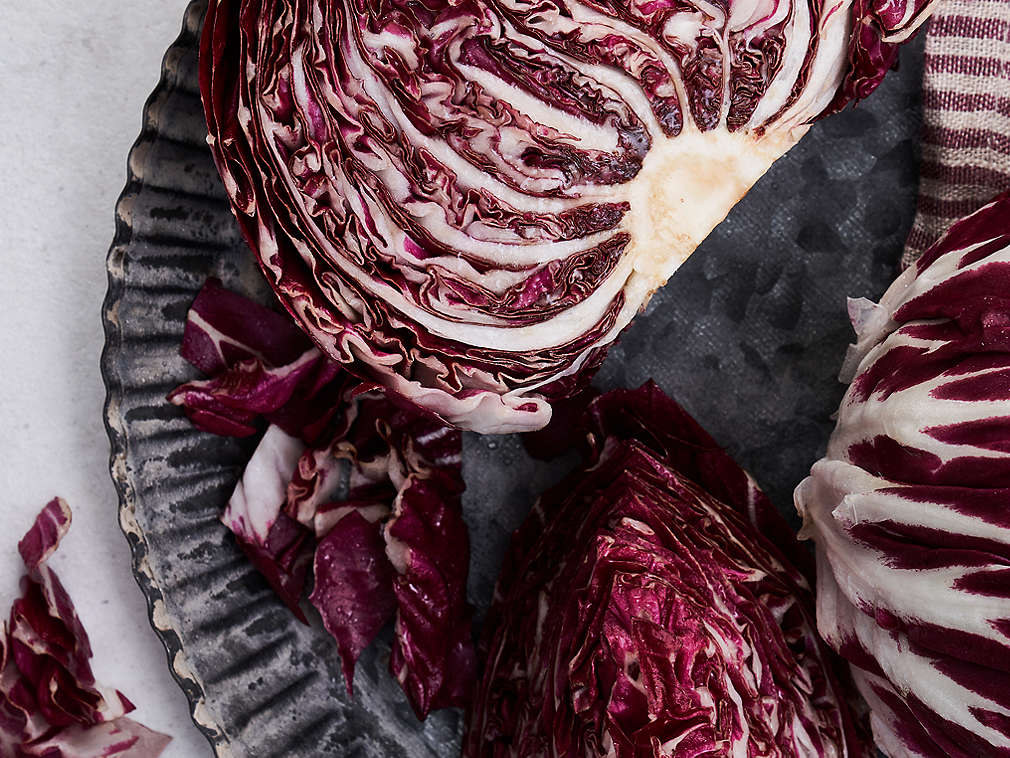 Cicoare roșie proaspătă în detaliu