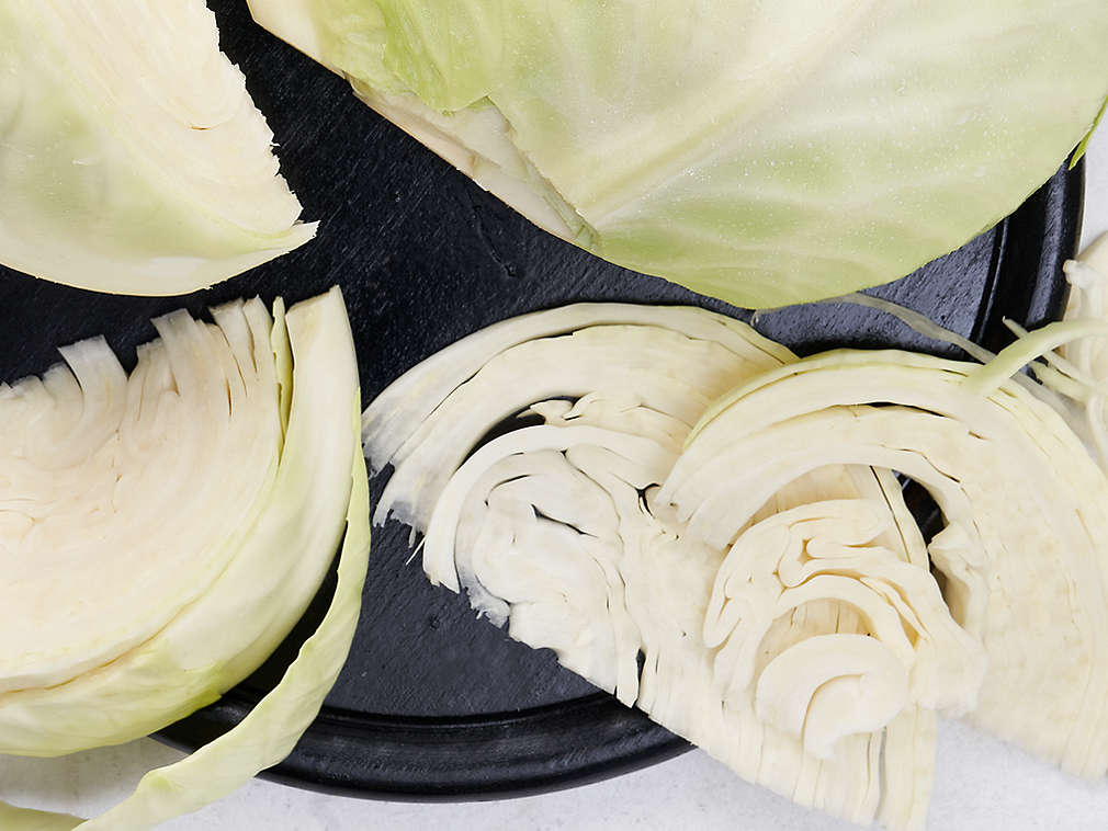 Свежая белокочанная капуста, подробный вид